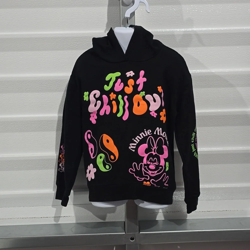Disney's Minnie Mouse Sweat Suit  Size Medium 7/8‎